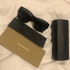Burberry Woman Sunglasses